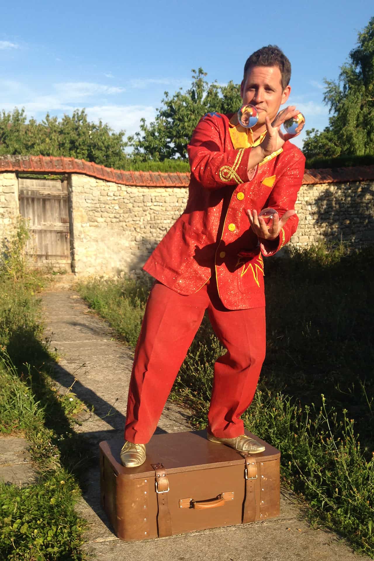 Tonio et sa valise magique