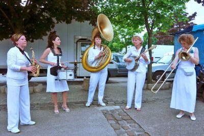Les Wonderbrass